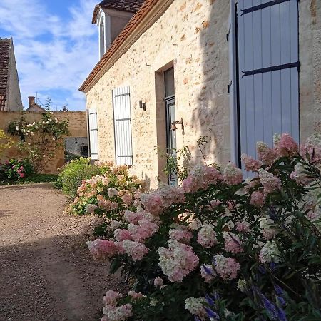 Ainay-le-Vieil L'Amalgam' B&B 외부 사진